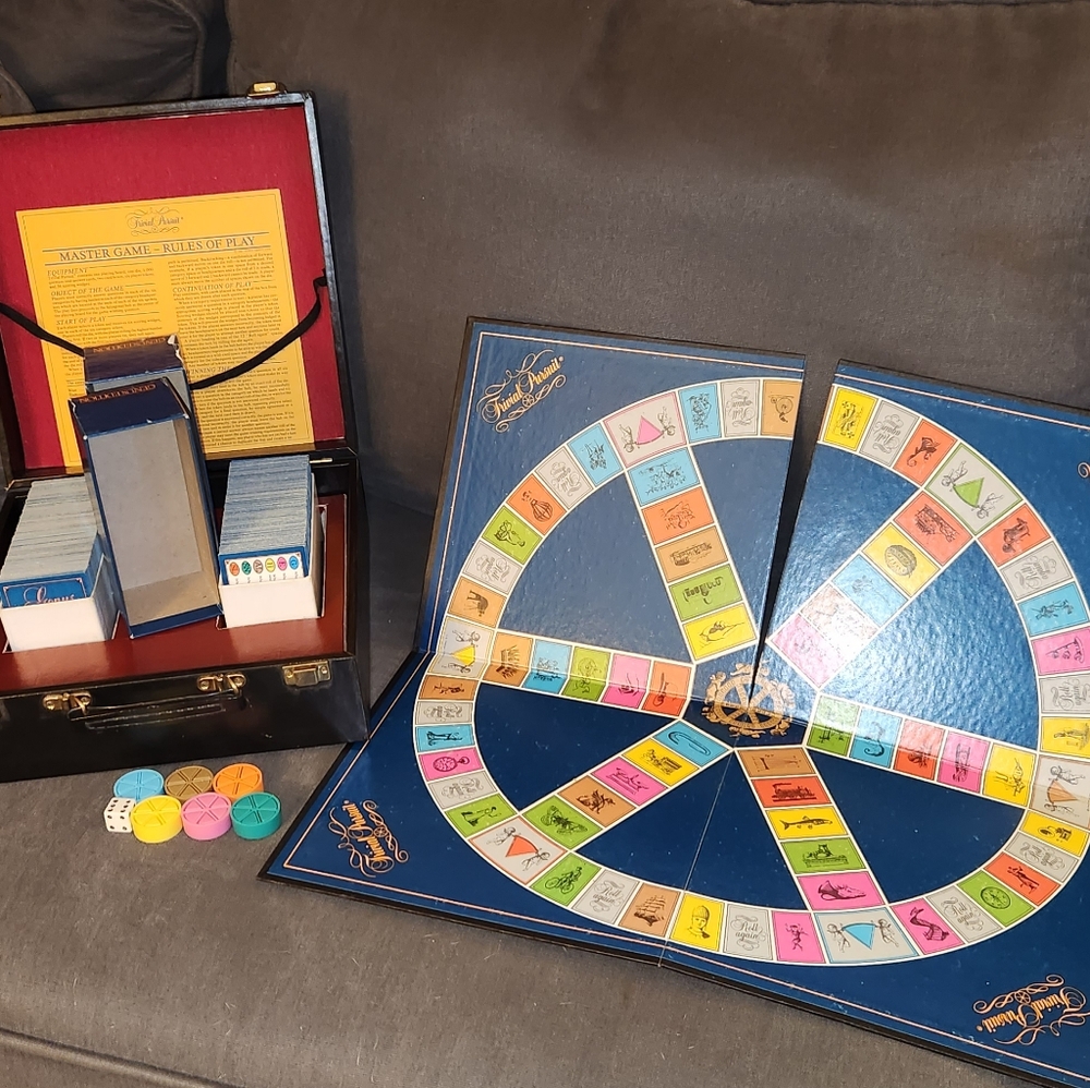 Vintage Trival Pursuit 'Trunk For Trivia'